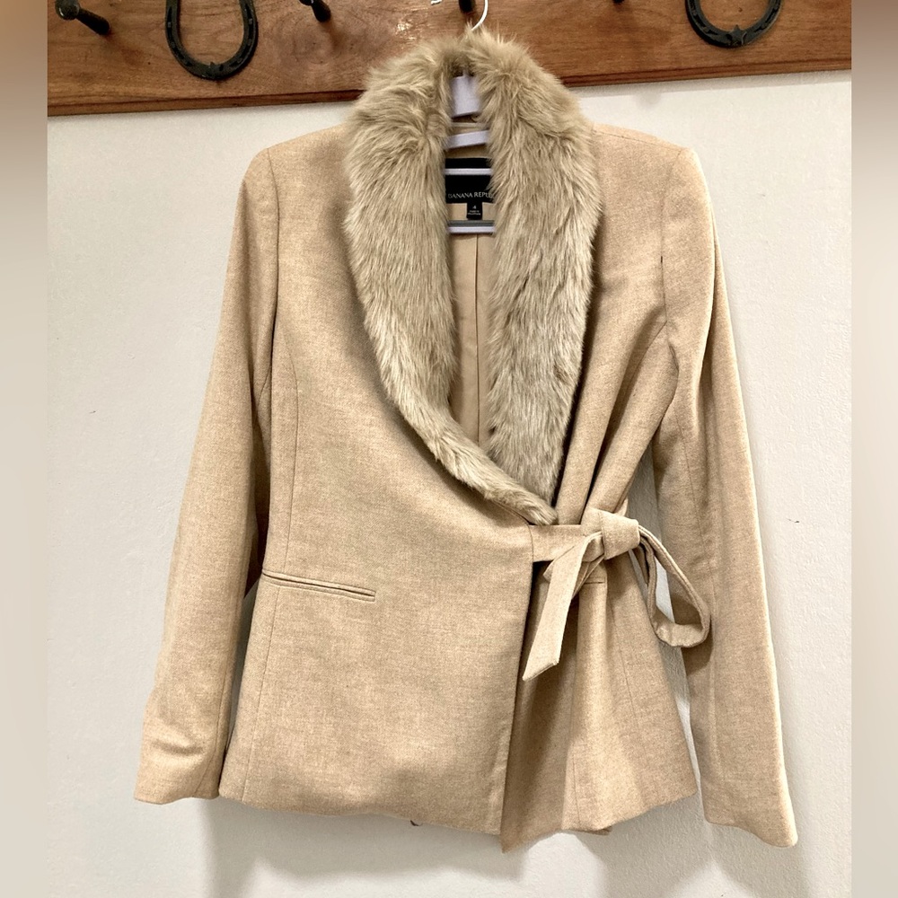 Banana Republic Jacket faux fur (4 small XS)